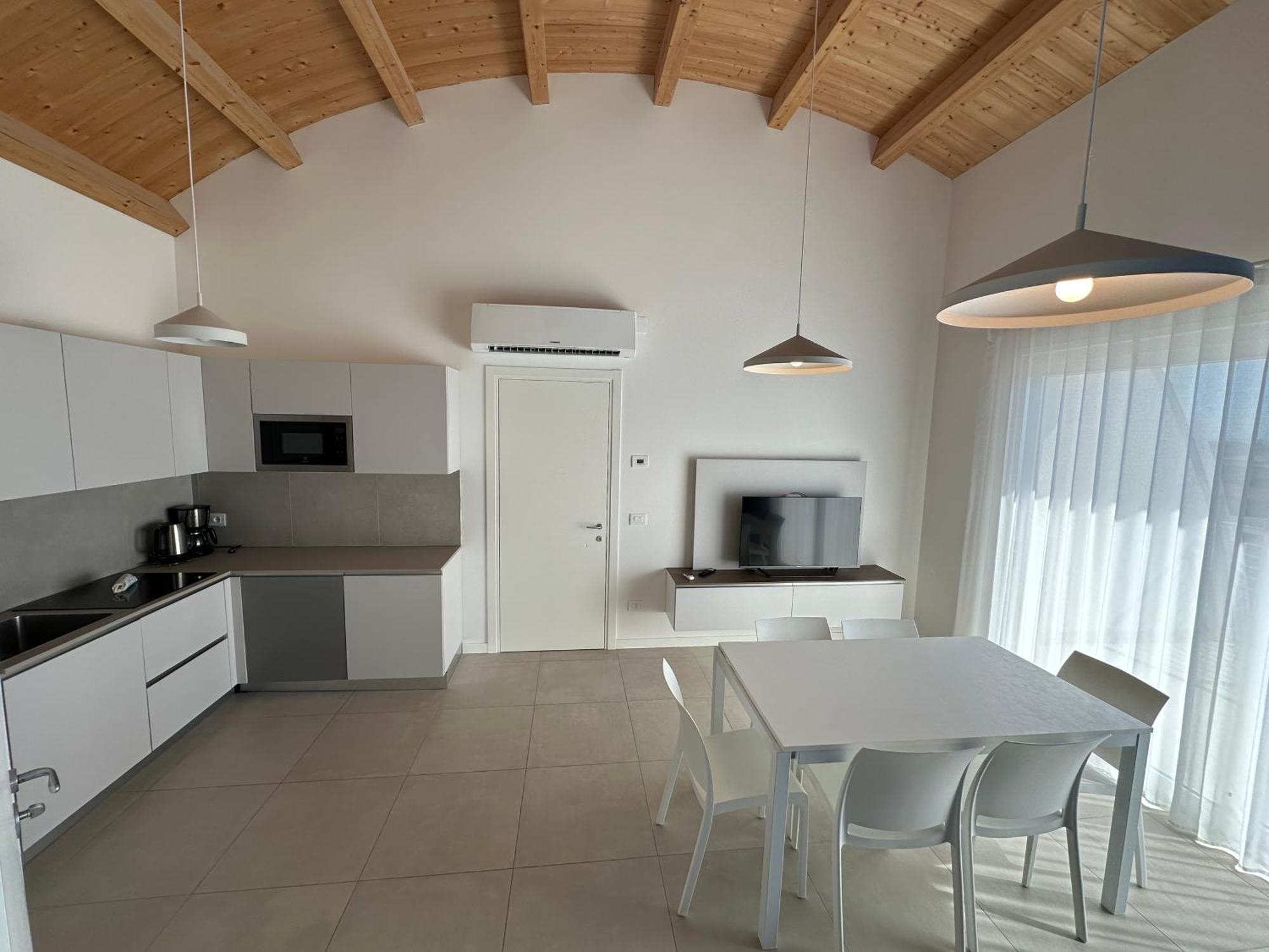 Woody Green Penthouse Sea View - Agenzia Cocal Каорле Экстерьер фото