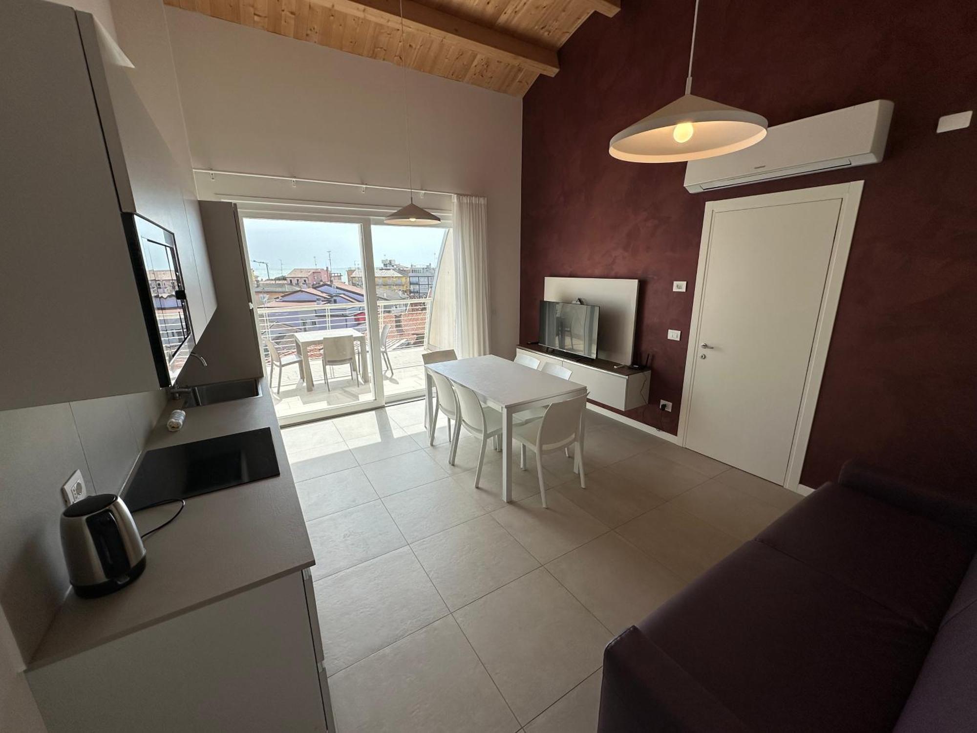 Woody Green Penthouse Sea View - Agenzia Cocal Каорле Экстерьер фото